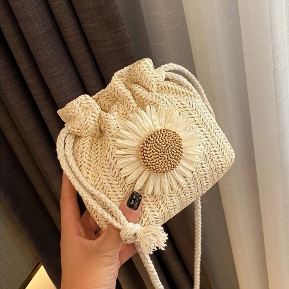 ⚠️Clearance Floral Cute Straw Bag / Drawstring Crossbody Bag - Picture 2 of 8